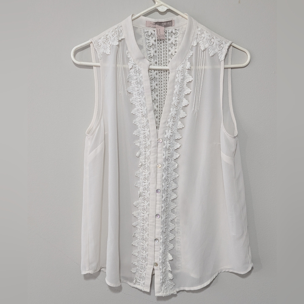 Women's Forever 21 Cream Lace Blouse Size Medium Sheer Sleeveless